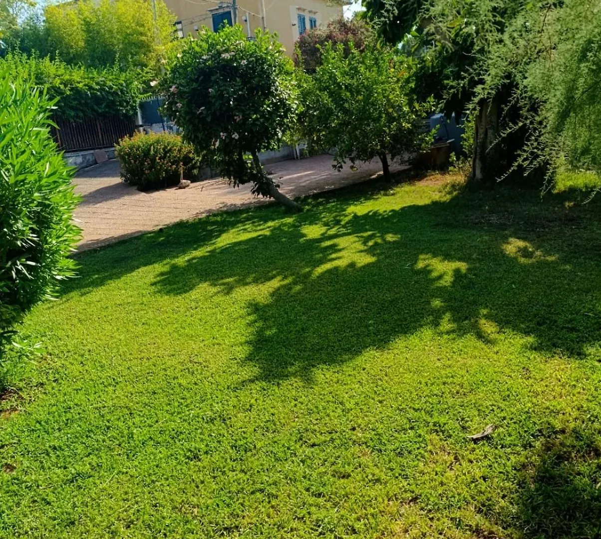 Holiday home Casa In Giardino A Pochi Passi Dal Mare Villa Palermo Italy