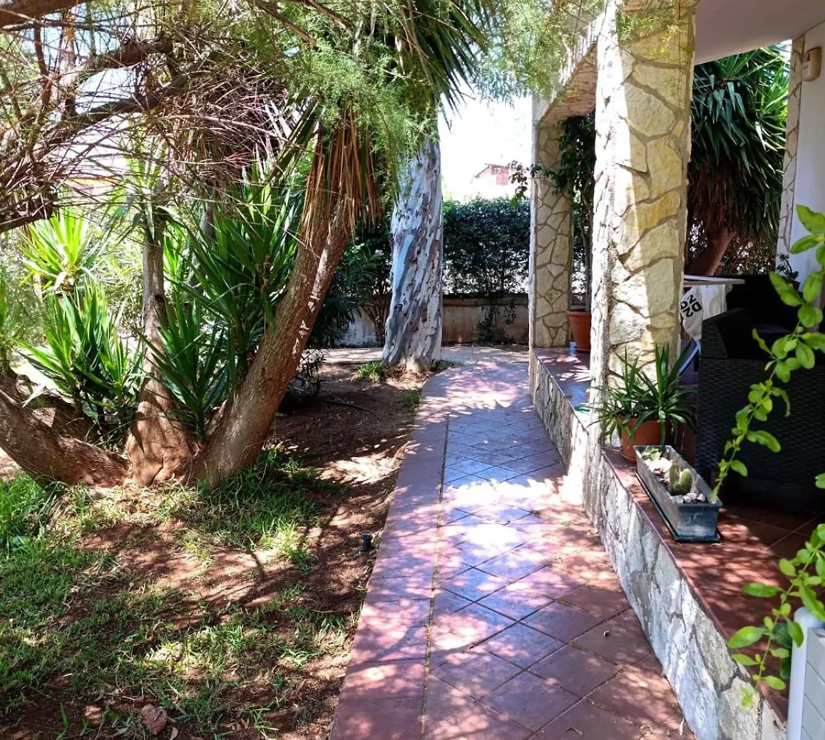 Casa In Giardino A Pochi Passi Dal Mare Villa Palermo 0*,  Italy