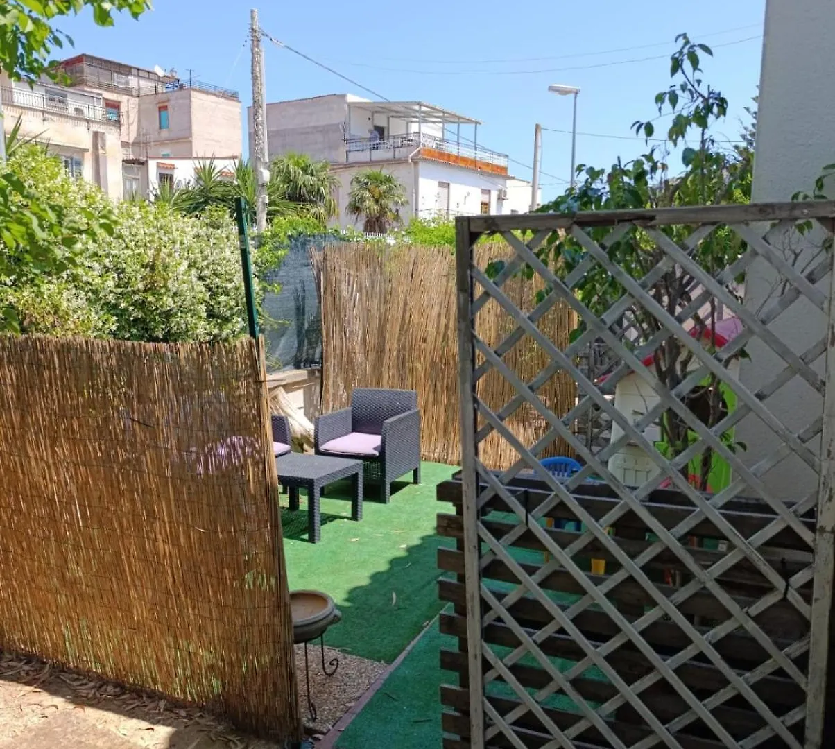 Casa In Giardino A Pochi Passi Dal Mare Villa Palermo Holiday home